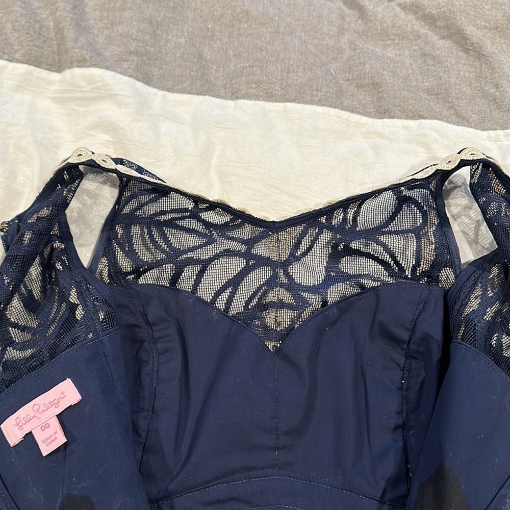 RARE💙Lilly Pulitzer Leigh Stretch Shift Dress True Navy Size 00 gold blue lace - Picture 15 of 16